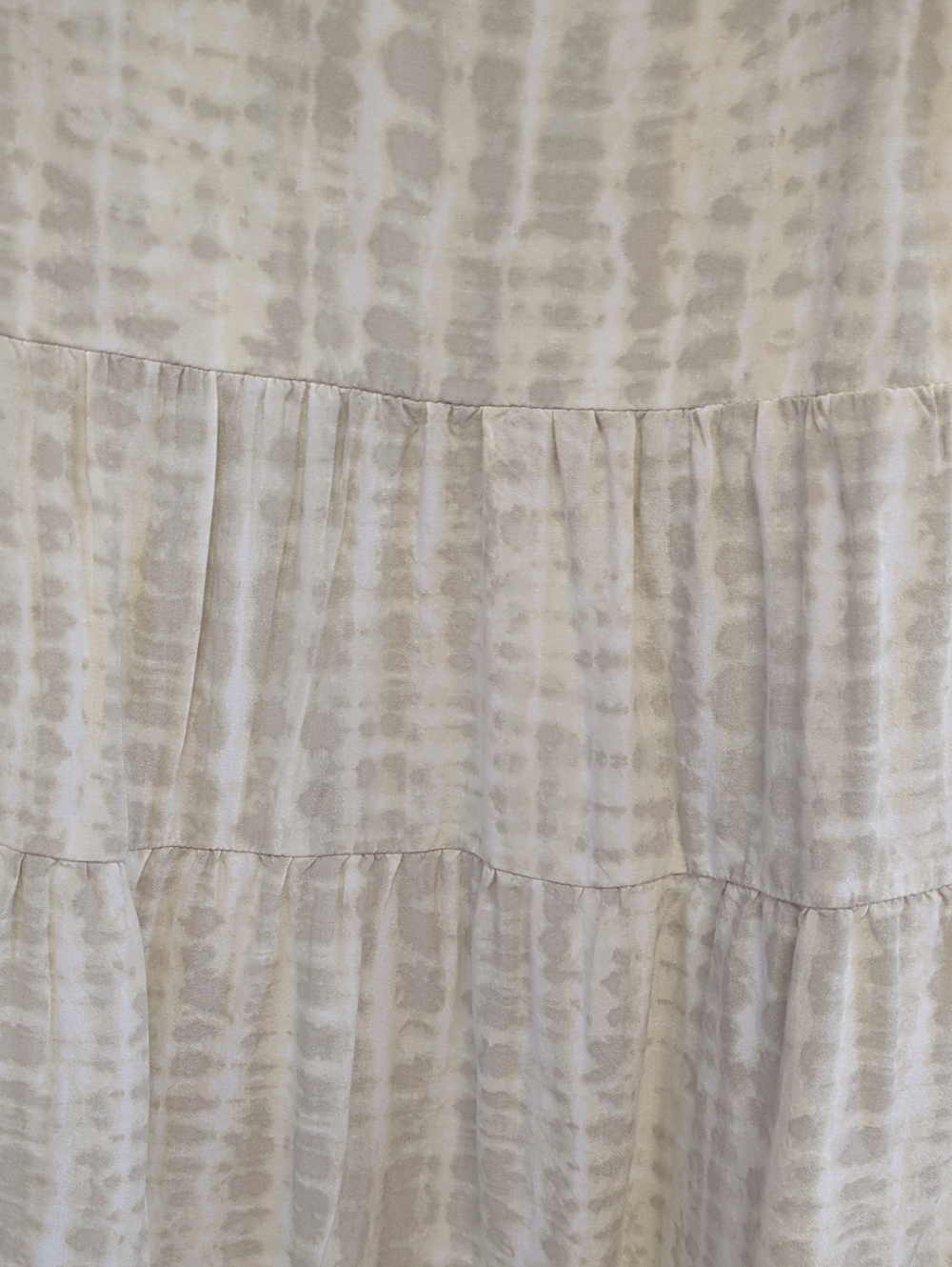 Old Navy Snakeskin Tiered Tank Neutral Tones Size Medium - Picture 6 of 8